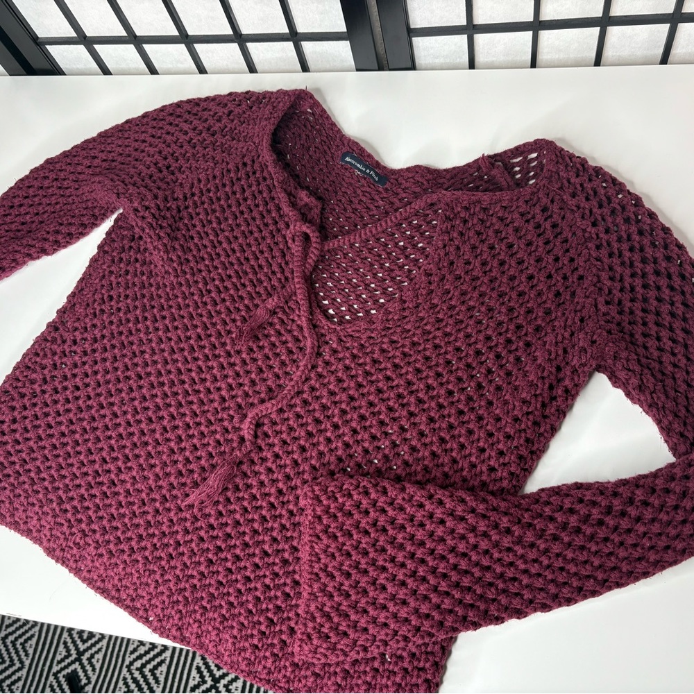 Abercrombie & Fitch Maroon V-Neck Sweater